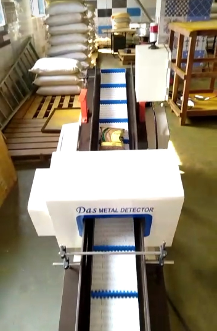 Inclined Conveyor Metal Detector